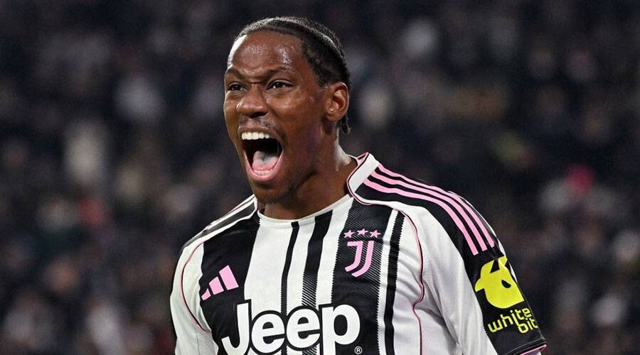 David Takes on the Number 9 at Juventus