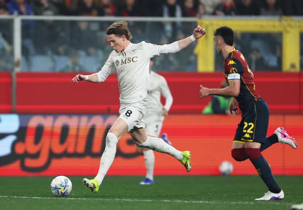 Napoli Wins a Hard-Fought Victory Over Genoa