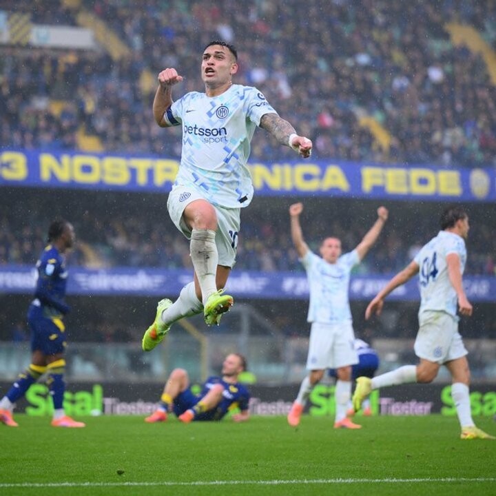 Inter Milan Dramatically Beats Hellas Verona