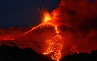 Итальянский фотограф выиграл международную премию за фото вулкана Этна