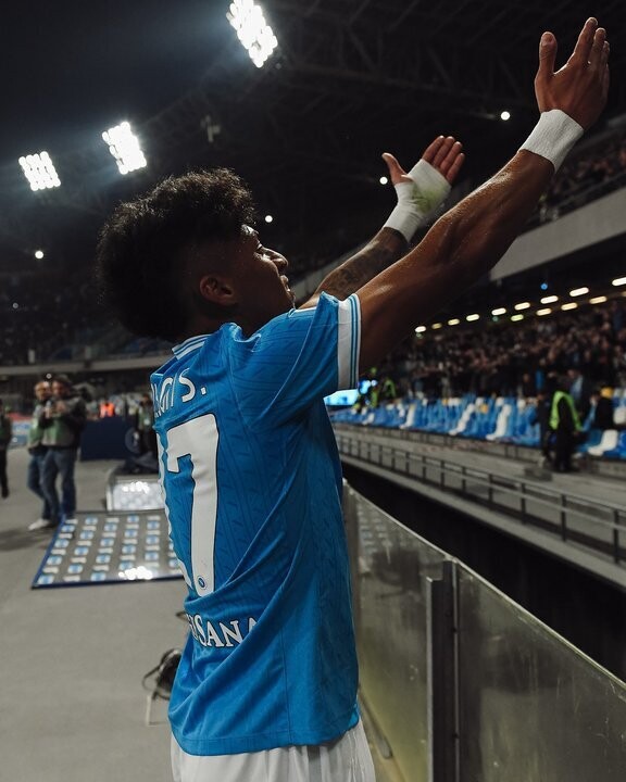 Наполи победил Торино и укрепил свои позиции в Серии А