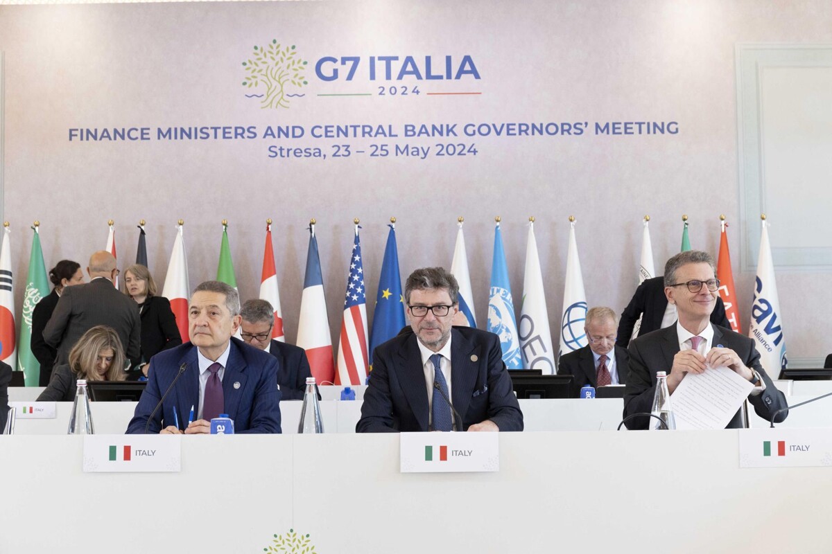 Министры экономики G7 обсудили использование замороженных российских активов для помощи Украине на саммите в Стрезе