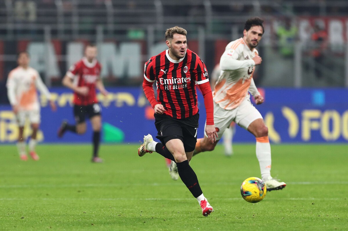 Santiago Giménez's Impressive Debut with Milan