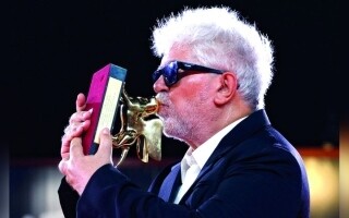 Педро Альмодовар выиграл Золотого.LEОна на Венецианском кинофестивале