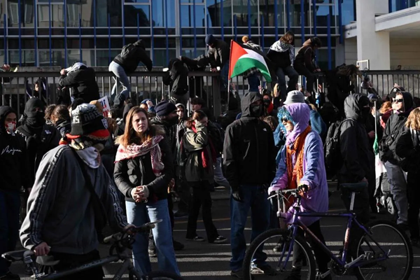 Силовое вторжение в редакцию La Stampa в Турине