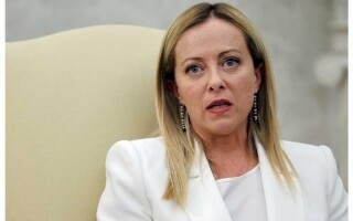 Мелони отказывается от дела о клевете против профессора