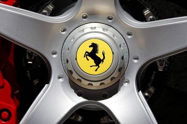 Ferrari представит свой первый электромобиль с начальной ценой в 500 000 евро
