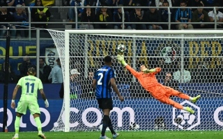 Ян Соммер блистает в драматичном полуфинале Лиги чемпионов УЕФА